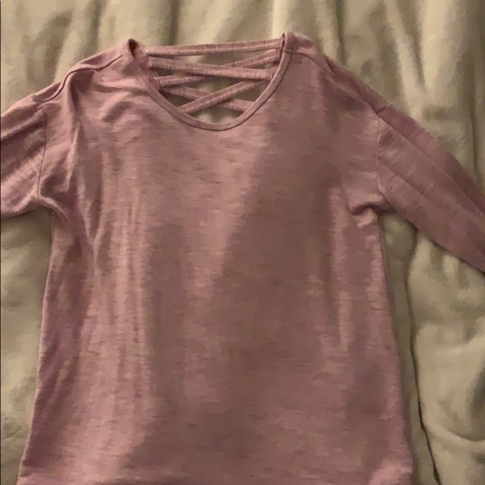 Long sleeve top.